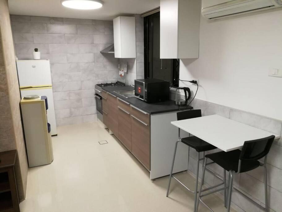 'C' Dazzling Modern 2 Bdrm Apt In Khalda Free Wifi Amman Dış mekan fotoğraf