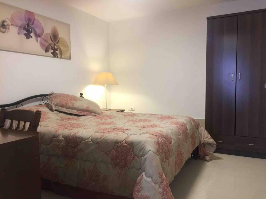 'C' Dazzling Modern 2 Bdrm Apt In Khalda Free Wifi Amman Dış mekan fotoğraf